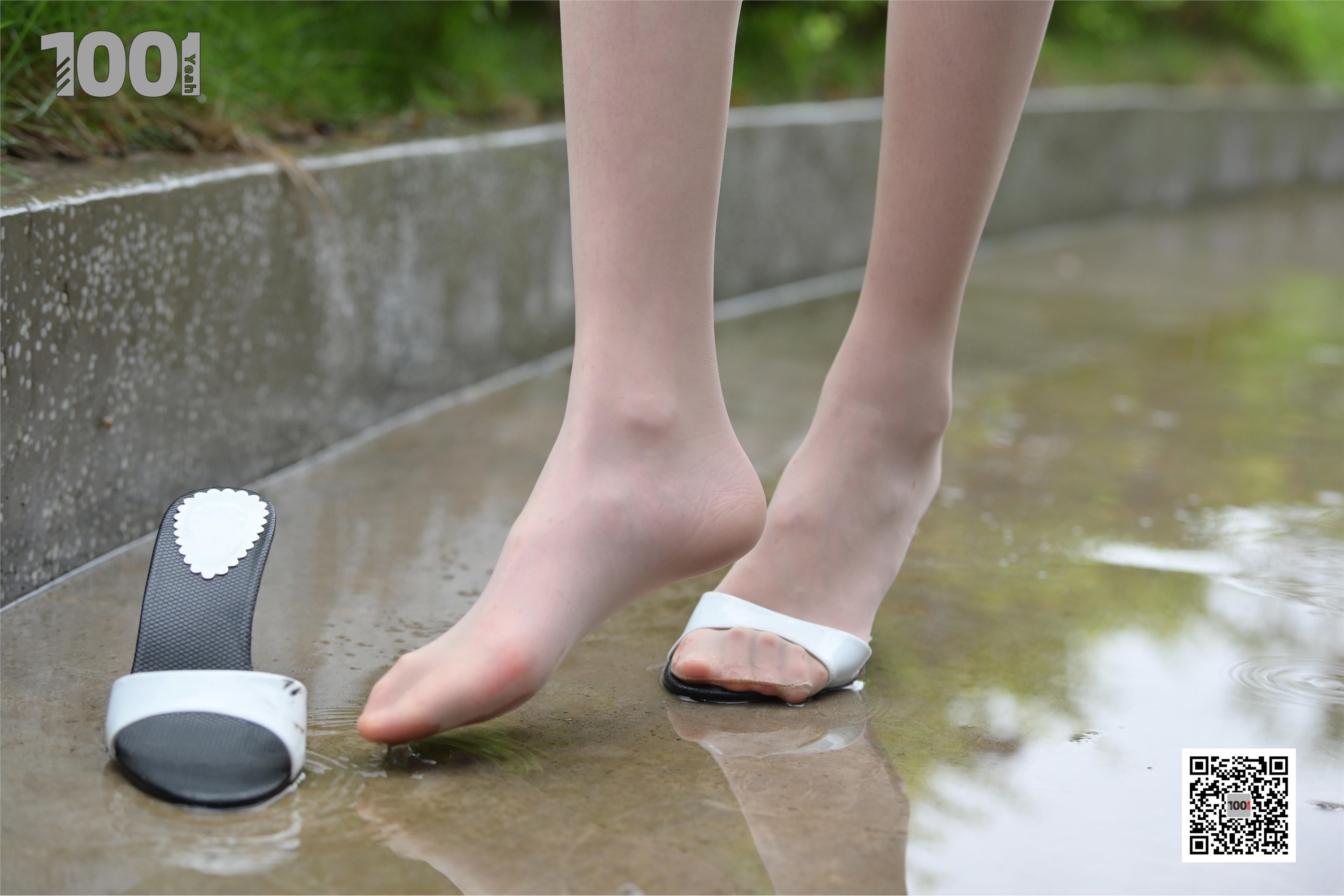 IESS异思趣向  一千零一夜《雨中漫步2》